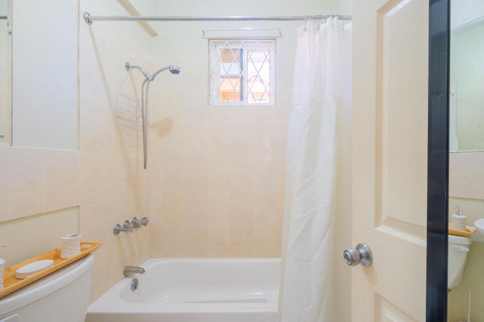 Musgrave Annex- Comfy 1 Bedroom Apartment On The Ground Floor Kingston Exteriör bild